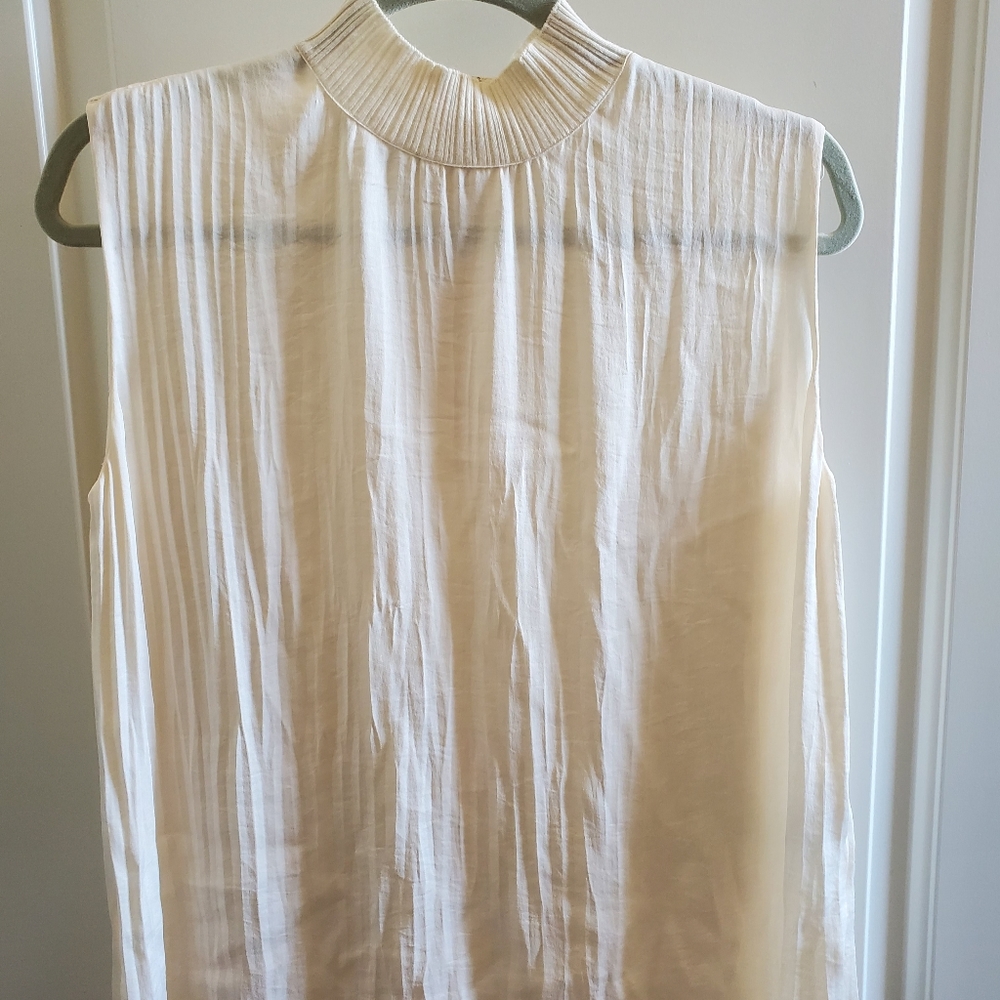 VINCE SPRING 2020 PLEATED SILK BLOUSE SIZE M